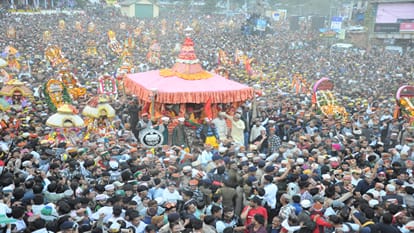 अंतरराष्ट्रीय कुल्लू दशहरा भव्य रथ यात्रा।