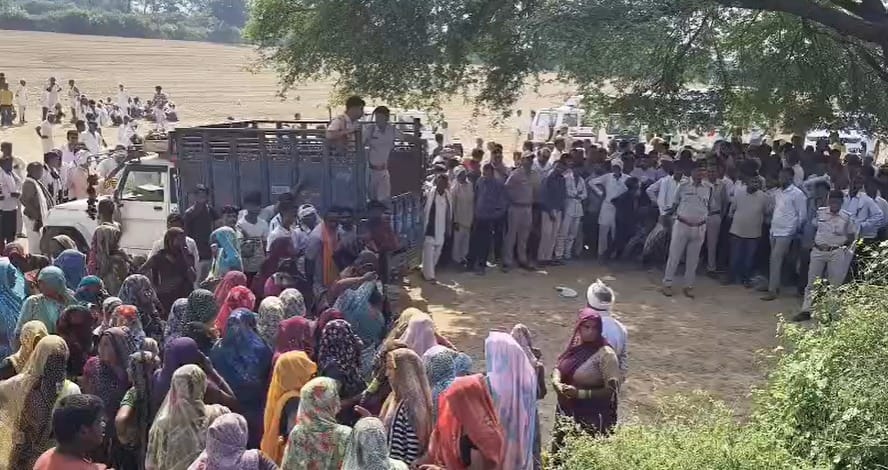 Dholpur Three Bodies Youth Two Nephews Found in Fields