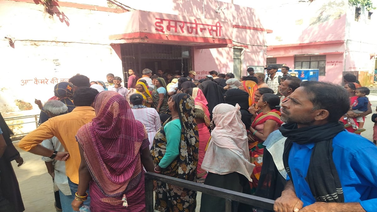 लखीमपुर खीरी: शाहजहांपुर हाईवे पर टेंपो और ट्रैक्टर की भिड़ंत, सात साल के बच्चे की मौत, पांच लोग घायल