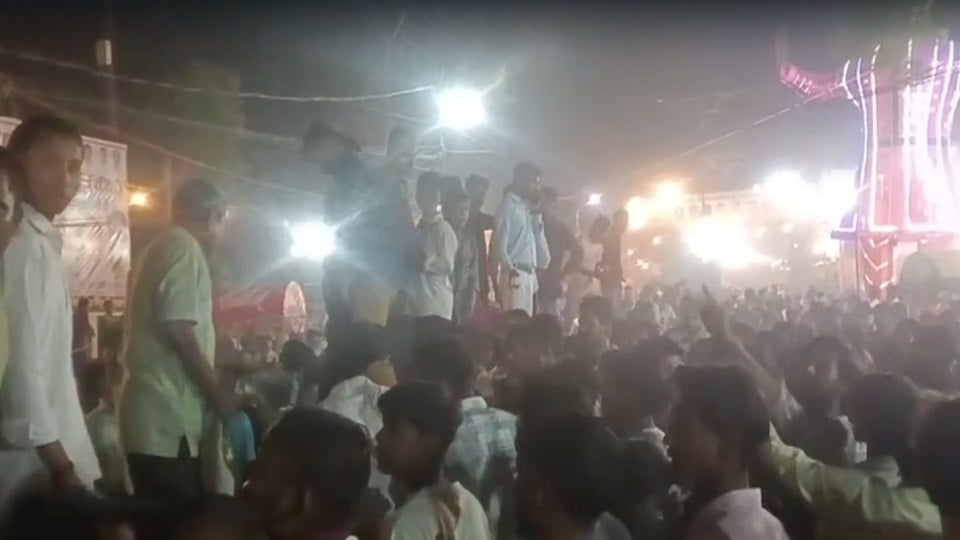 कानपुर: धारी पूरवा रामलीला मैदान में फटा सिलेंडर, हादसे में तीन लोग घायल, मची अफरा-तफरी