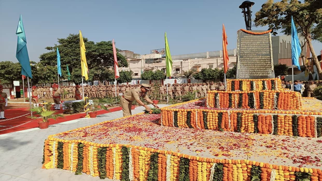 Police Pay Tribute to Martyrs on Police Commemoration Day Offer Floral at Memorial