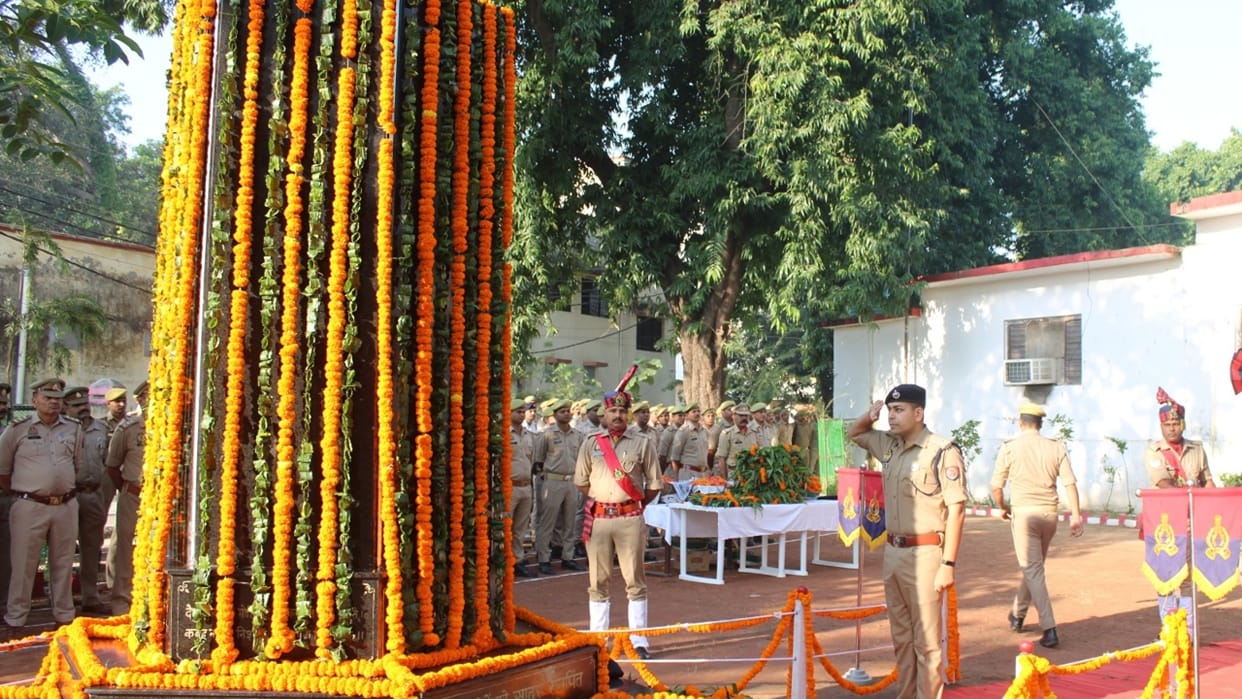 Tributes paid to martyred personnel on Police Commemoration Day in Pilibhit