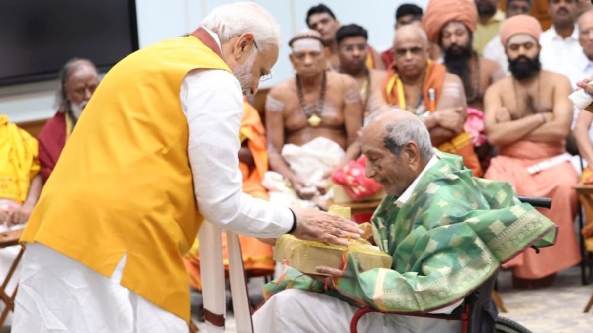 तमिलनाडु:                                   सेंगोल बनाने वाले वुम्मिदी एथिराजुलु का निधन, पीएम मोदी और तमिलनाडु के राज्यपाल ने जताया शोक