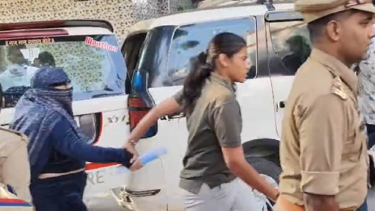 UP: Police arrived at the Hazratganj police station in Lucknow with models Shraddha Dubey and Rashmi Dubey, an