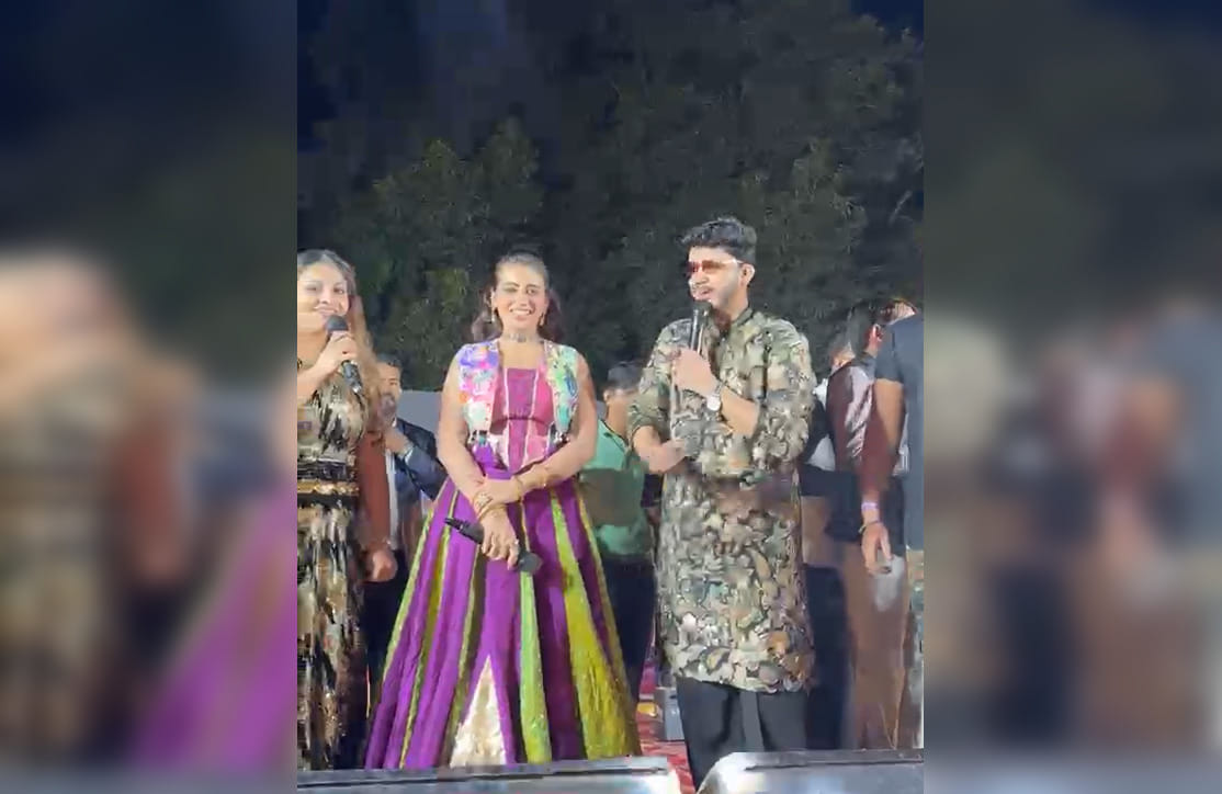 Sonbhadra People danced along with Akshara Singh at the Dandiya Fest in Obra