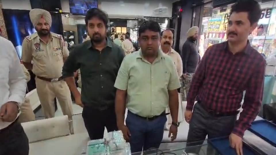 95 gold ornaments seized in Amritsar