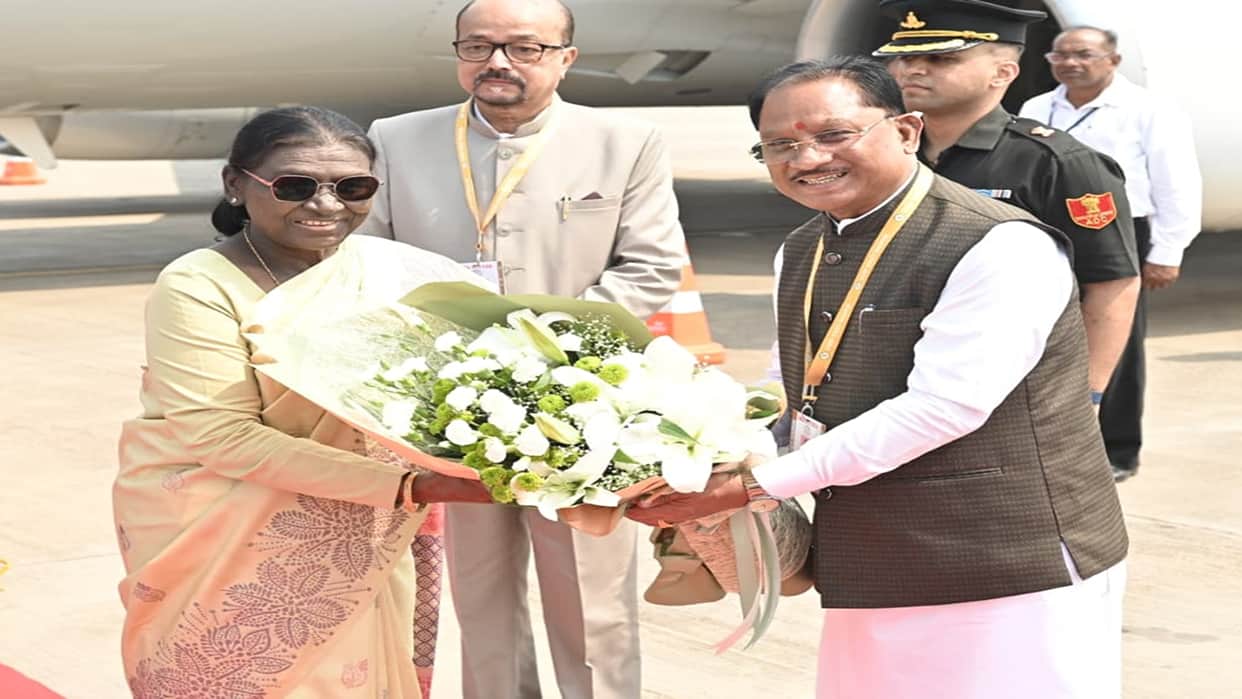 President Droupadi Murmu Raipur CG Visit; unveil 200-rupee commemorative coin at Lok Bhawan