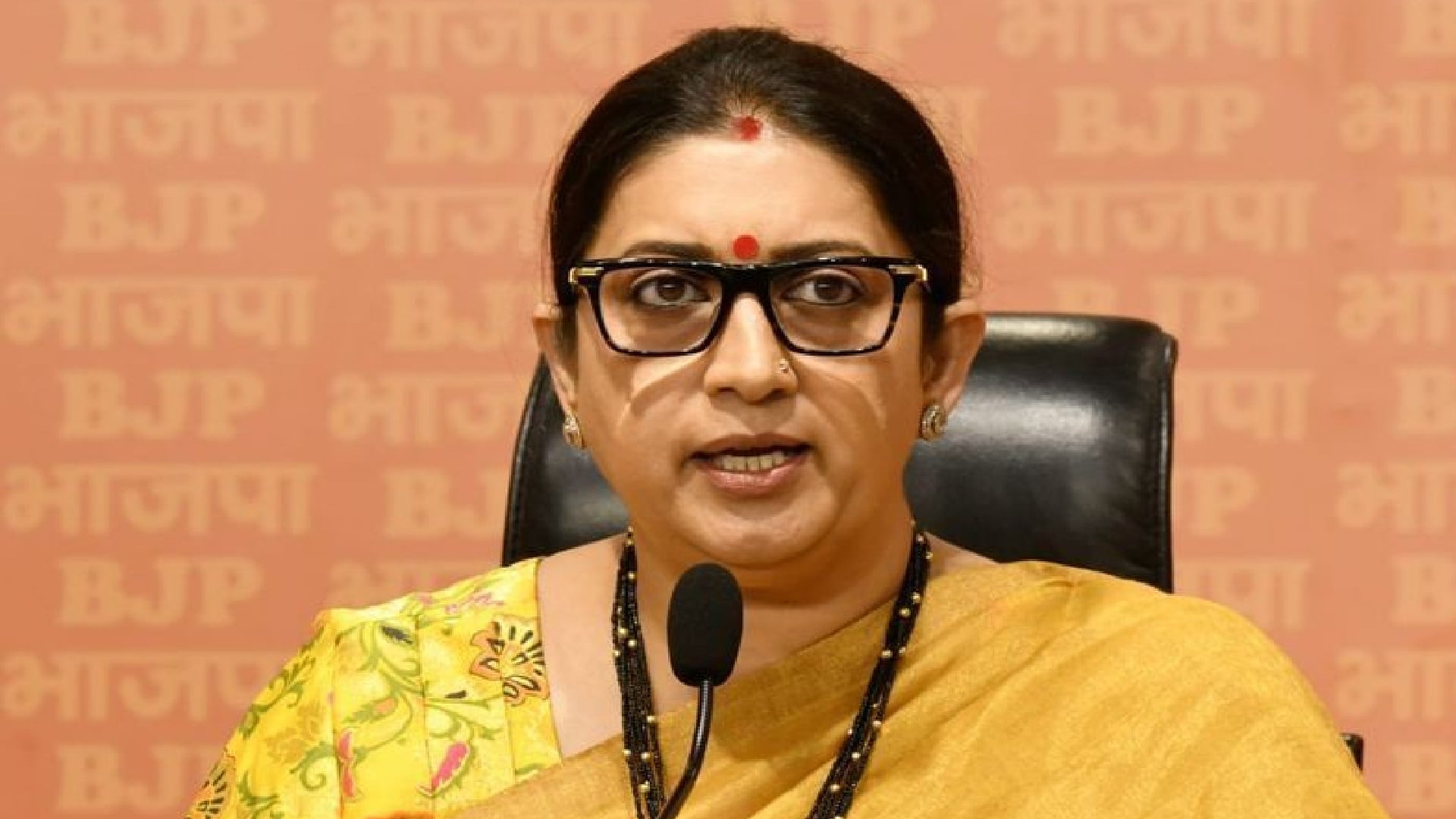 स्मृति ईरानी ने हरियाणा भाजपा की टटोली नब्ज:कार्यकर्ताओ को दिया मंत्र; हारे  उम्मीदवारों के साथ किया मंथन - Smriti Irani Has Stepped Up Efforts To  Further Energize ...