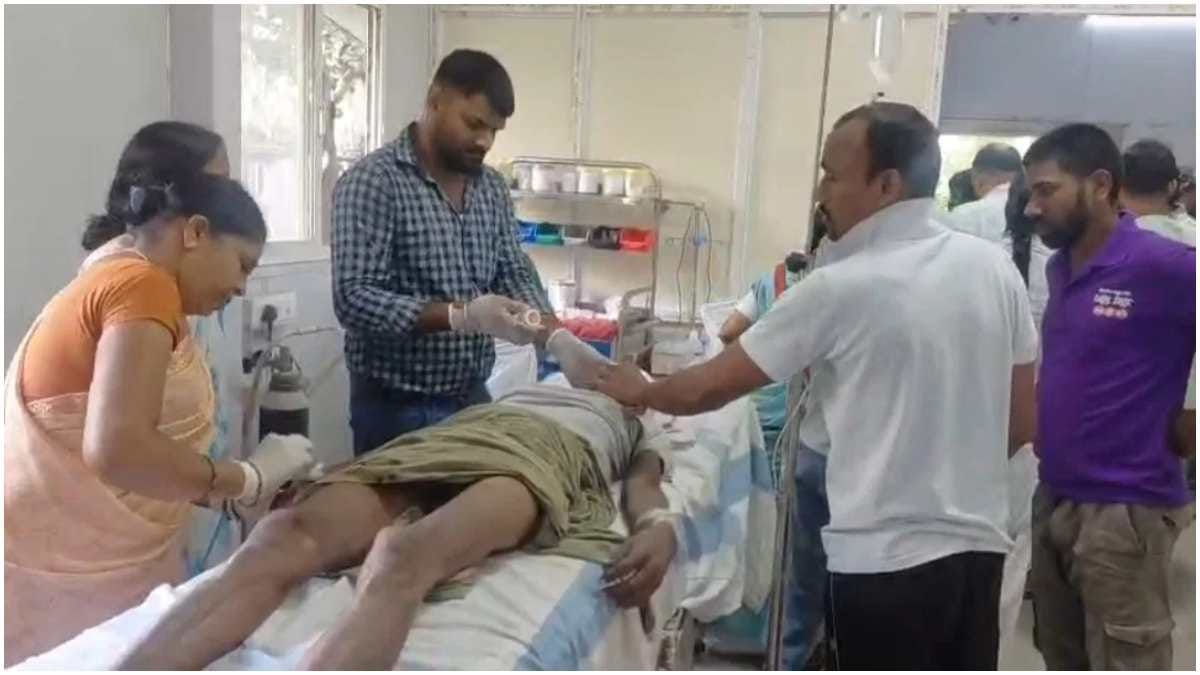 Bakhtiyarpur-pickup-out-control-four-lane-collided-divider-one-died-dozens-injured