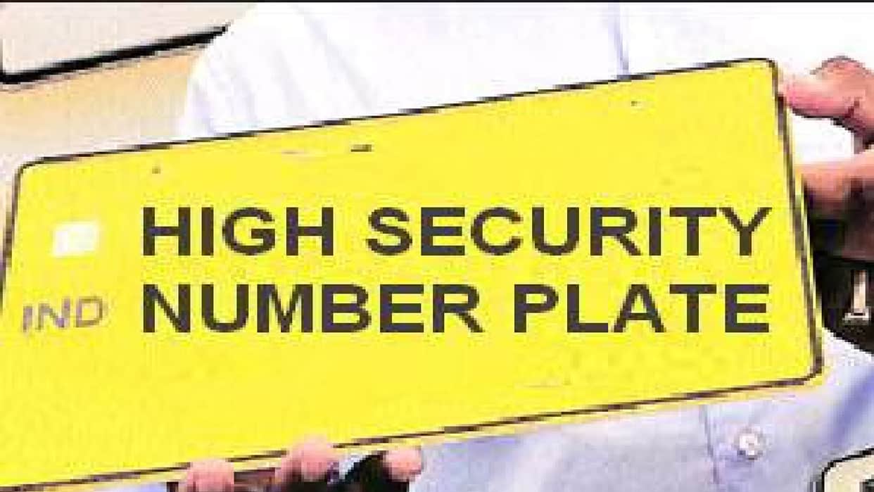 Last chance to install high security registration plates, even government vehicles are not following the rules