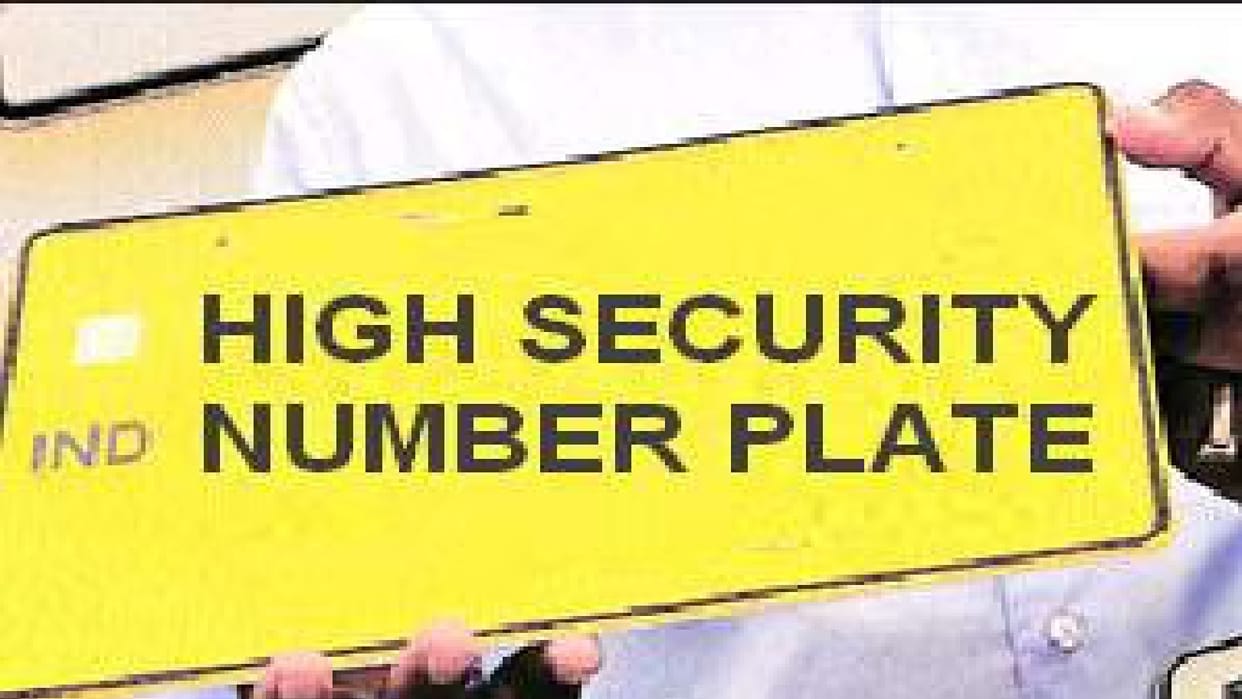 Last chance to install high security registration plates, even government vehicles are not following the rules