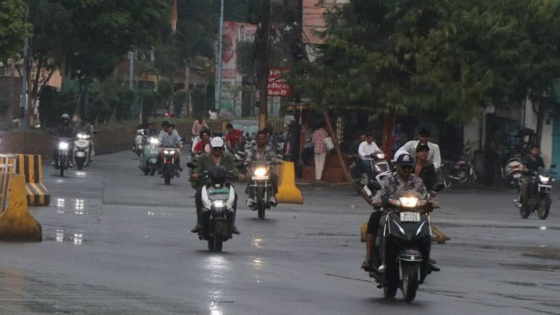 indore-weather-update-rain-alert-temperature-drop-october