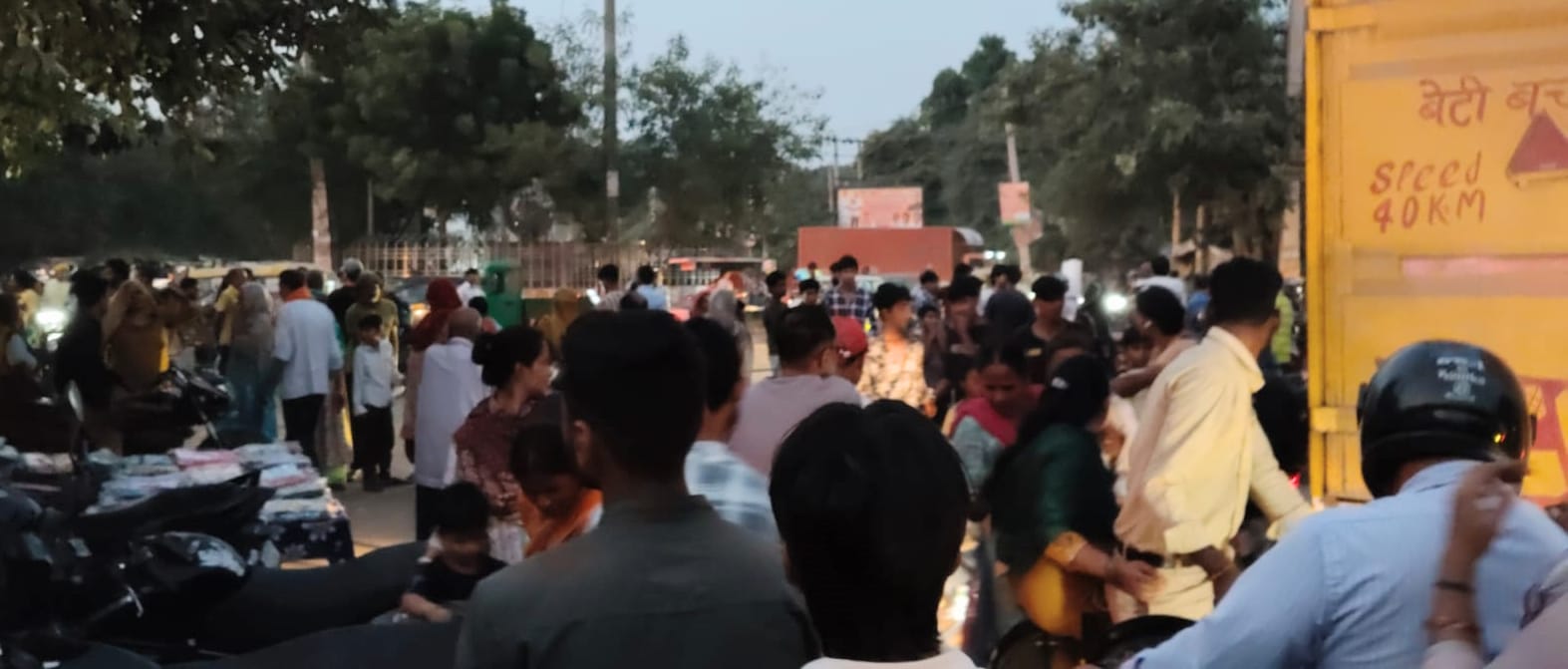 faridabad electricity workers strike power cut water crisis road jam people protest