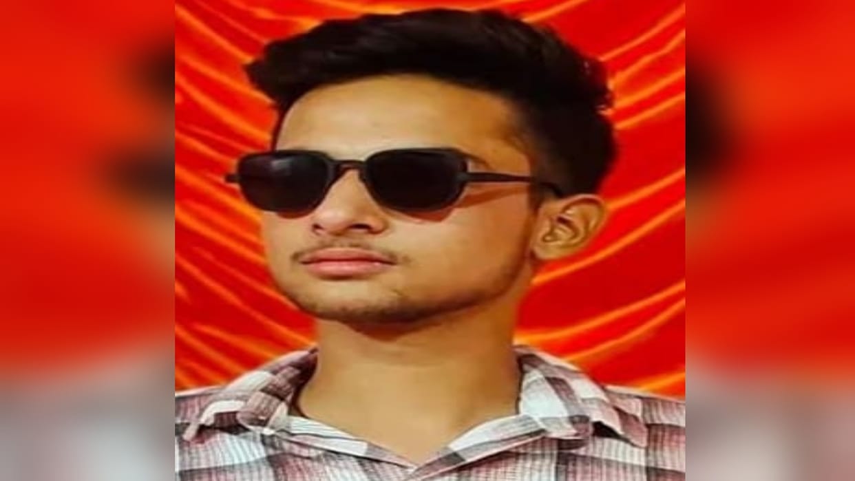 Prayagraj: Student on a motorcycle killed after being hit by a car; cousin injured