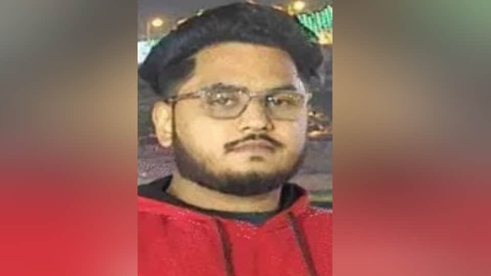Meerut: Man, distressed over the breakdown of his love marriage, calls his sister and then hangs himself