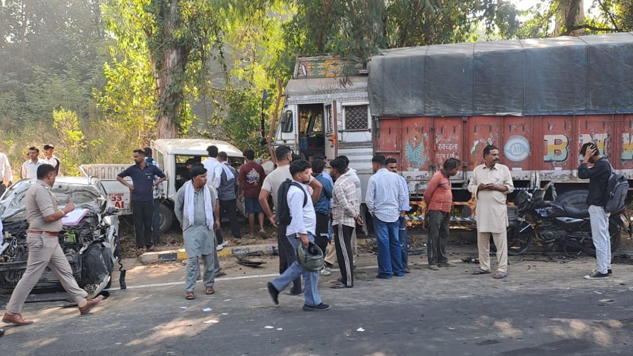 Kuthiyari Amb Road Accident Truck Hits Four Vehicles Six Injured Una Himachal
