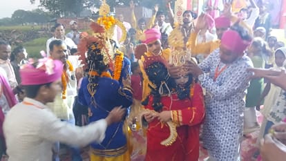 Varanasi Flowers showered during Ram Bharat reunion tradition dating back to pre independence era