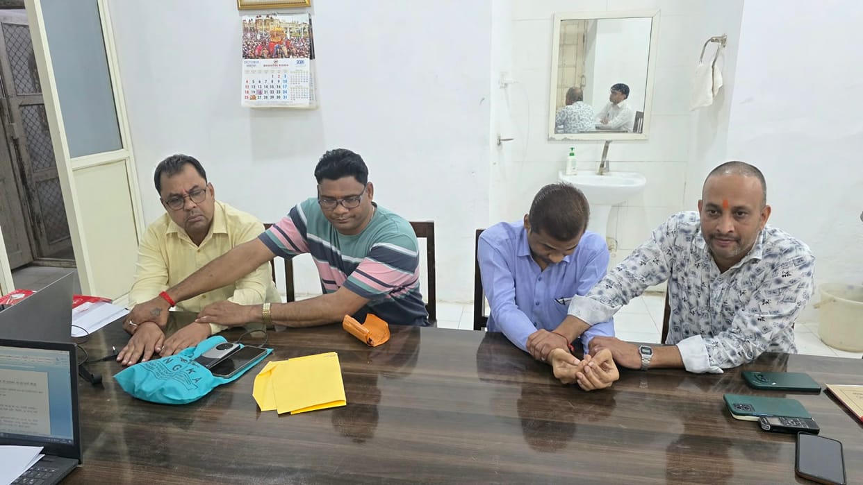Indore: Block Education Officer and an assisting staff member arrested for demanding 10,000 rupees in exchange