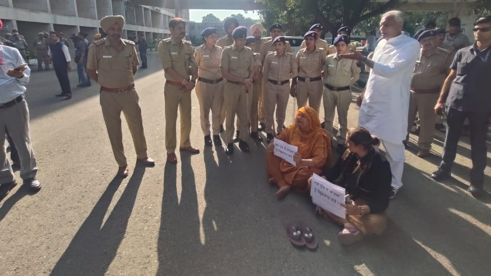 Second day of Punjab Assembly session Congress protests Jhota murder case