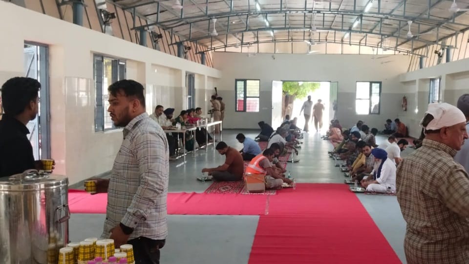 जीएमसीएच 32 में लंगर हाॅल का उद्घाटन