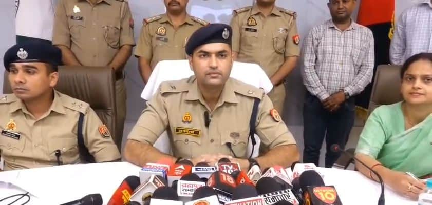 Illegal Telecom Exchange Busted in Agra, Two Arrested for Allegedly Using SIM Boxes to Threaten Loan Defaulter