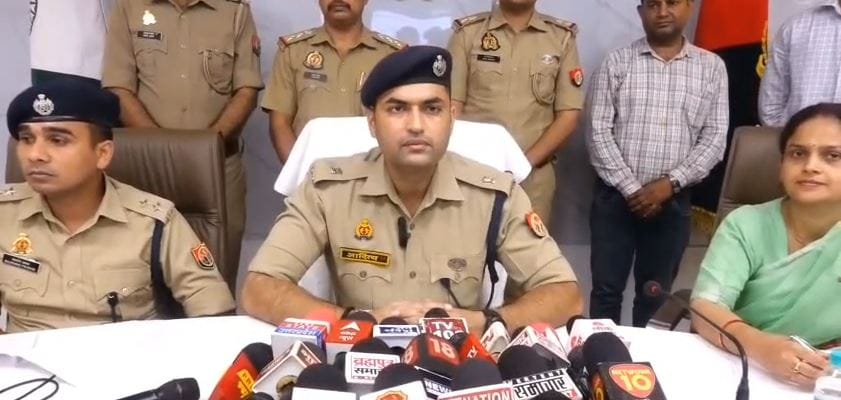 Illegal Telecom Exchange Busted in Agra, Two Arrested for Allegedly Using SIM Boxes to Threaten Loan Defaulter