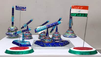 Pink Enamel Art Patriotism takes flight fighter jet giving Kashi demand emerges from California and Australia