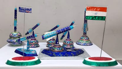 Pink Enamel Art Patriotism takes flight fighter jet giving Kashi demand emerges from California and Australia