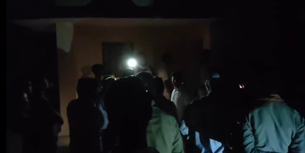 Tragic accident in Dholpur: Lineman was working on a pole when the power supply was switched on.