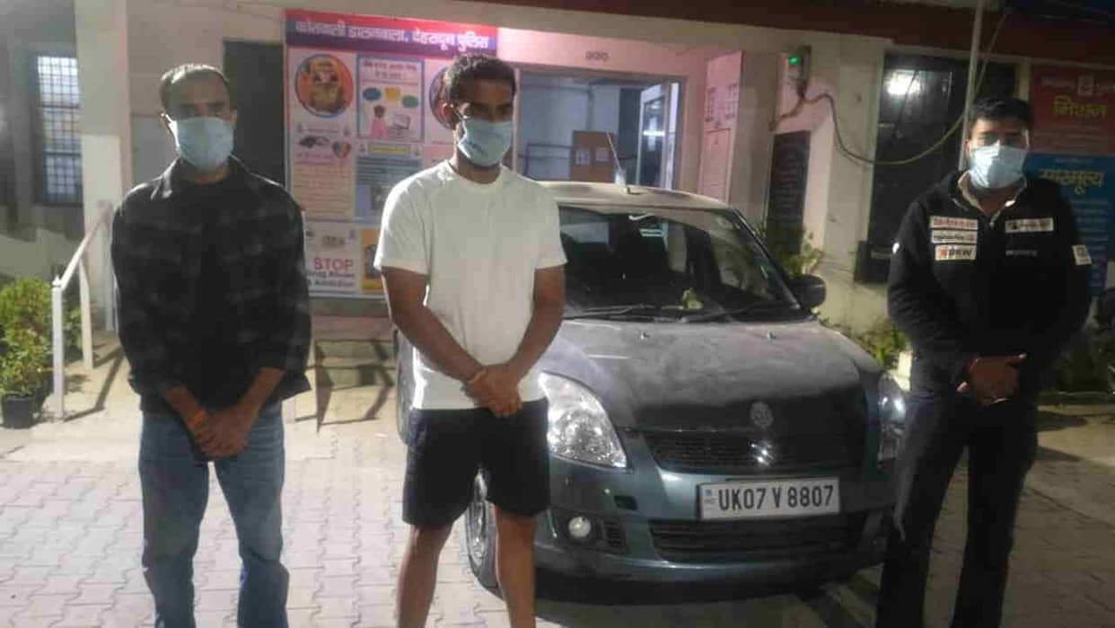 Dehradun viral video three youths detained for waving toy pistol from moving car on rajpur road