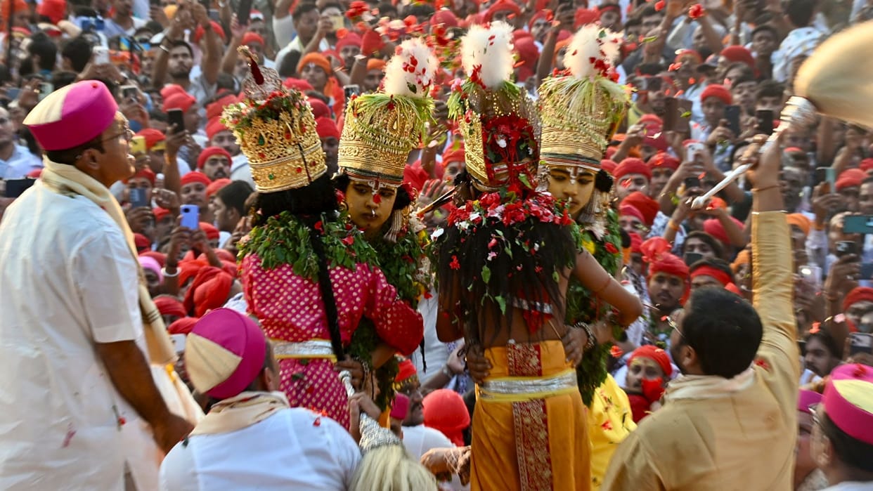 Bharat Milap in Kashi from 12-year-old boxer Rambhakt to infants as young as 10 months arrived in leela