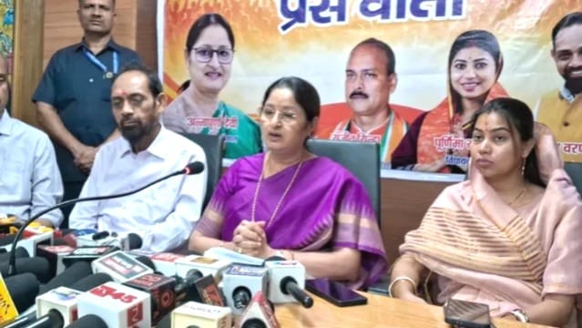 केंद्रीय मंत्री अन्नपूर्णा देवी प्रेसवार्ता करती हुईं।