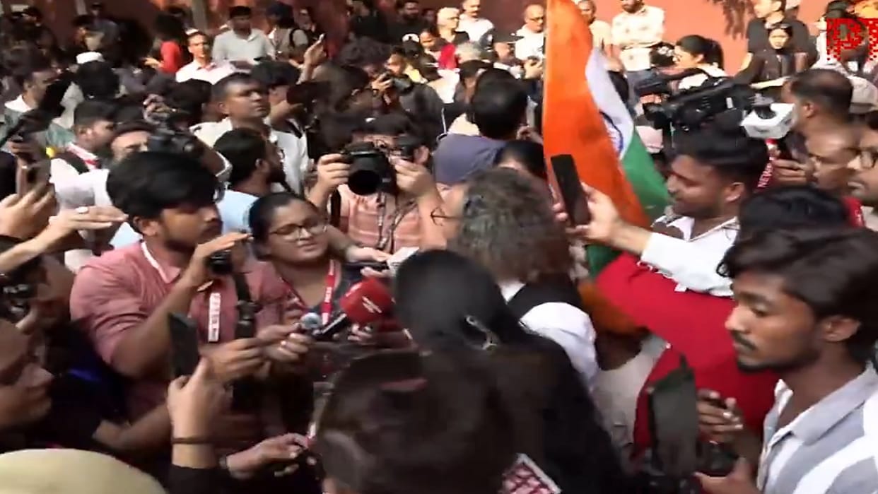 Delhi Police detain several protesters during March against SIR