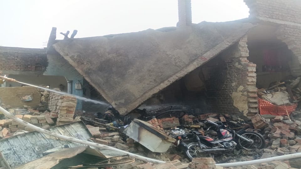 House roof collapses after gas cylinder explosion in Kasganj