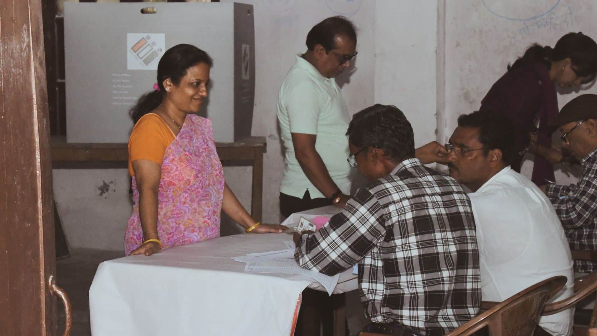 Varanasi Voter turnout reached 69 percentage Teachers constituency 41 percentage Graduates voting elsewhere