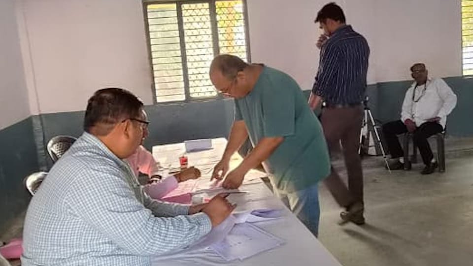 Meerut MLC Elections 2026 BJP and SP Face Challenge from Independent Candidates News in Hindi