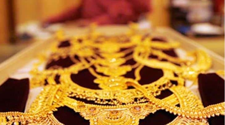 Gold Falls by  ten thousand and Silver by 50  thousand Ahead of Karwa Chauth Jewellery Sales Surge in Agra
