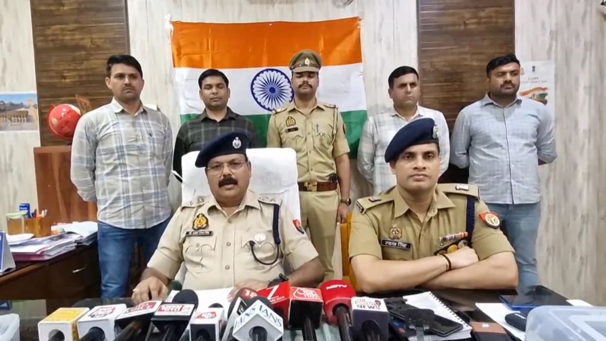 ग्रेटर नोएडा: पुलिस मुठभेड़ में बंद मकानों में चोरी करने वाले दो शातिर गिरफ्तार, एक के पैर में लगी गोली
