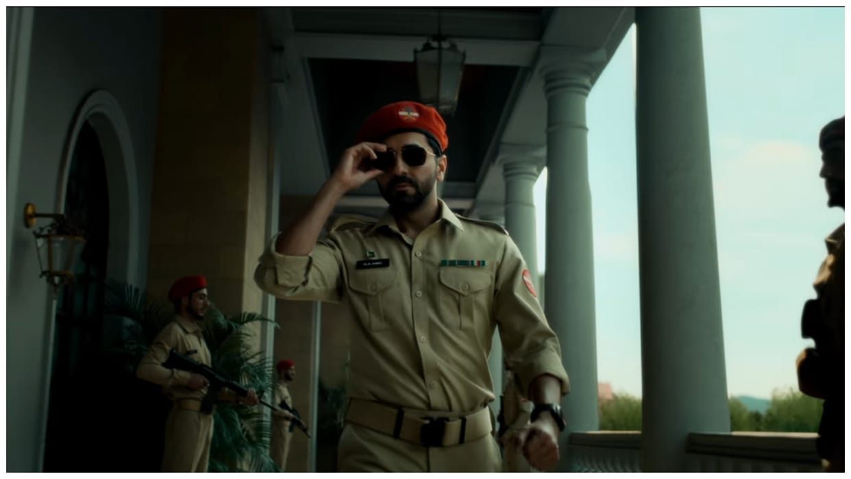 Ayushmann Khurrana and Sara Ali Khan starrer film Udta Teer X Review users like the story