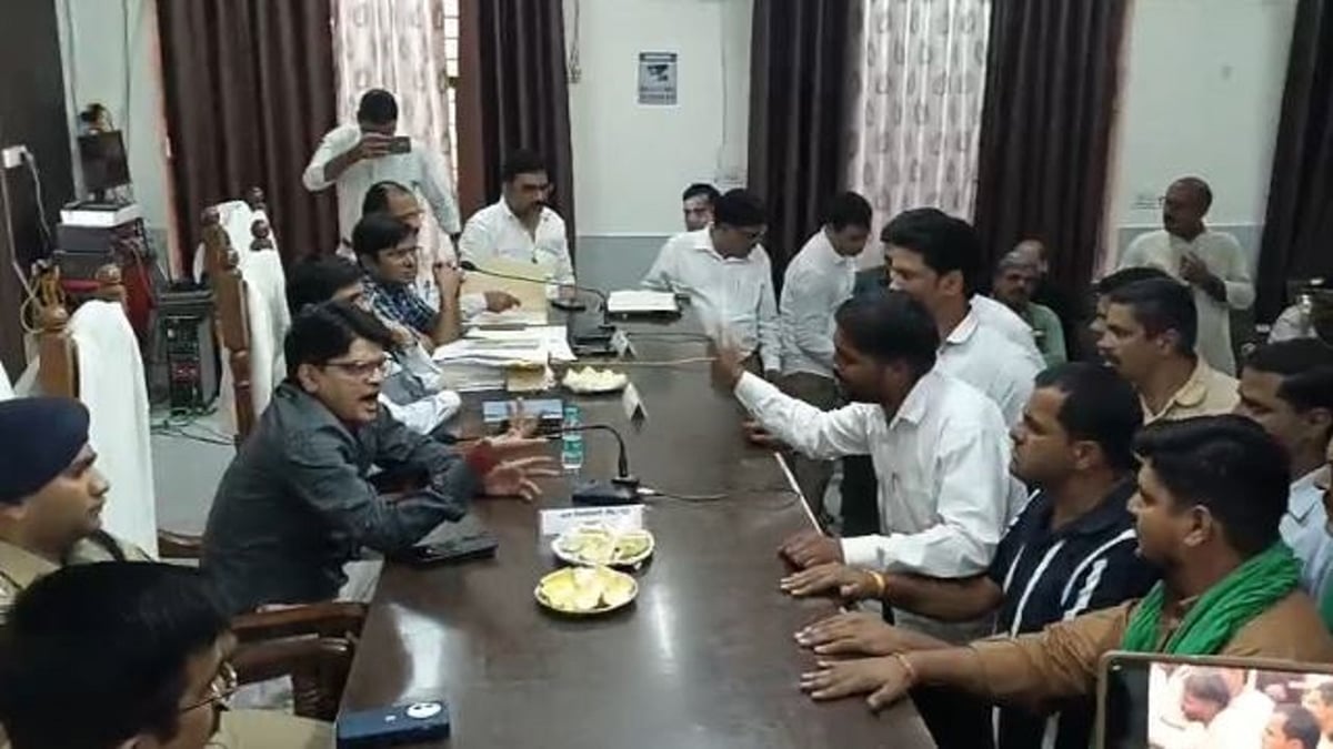 बरेली: केसर चीनी मिल की जमीन की नीलामी फिर टली, डीडी जमा न करने पर तीन खरीदार बाहर, किसानों ने किया हंगामा