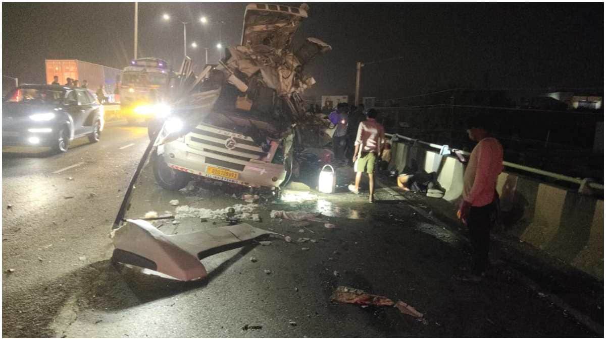 Jaipur Road Accident: Three Killed, Over 20 Injured in Bus-Truck Collision