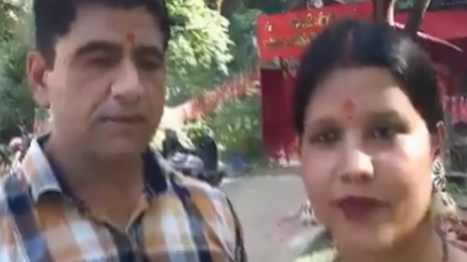 बिजनौर: निलंबन के बाद इंस्पेक्टर नीरज तोमर ने जारी किया वीडियो, महिला कांस्टेबल संग मंदिर में शादी का दावा