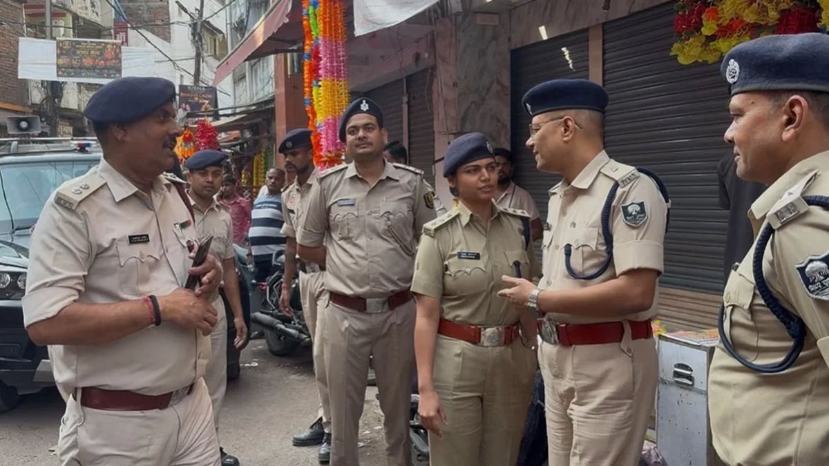 बिहार: सीवान में पटाखा ब्लास्ट के बाद मुजफ्फरपुर में पटाखा मंडी पर छापा, कई दुकानें सील; पटाखे भी जब्त