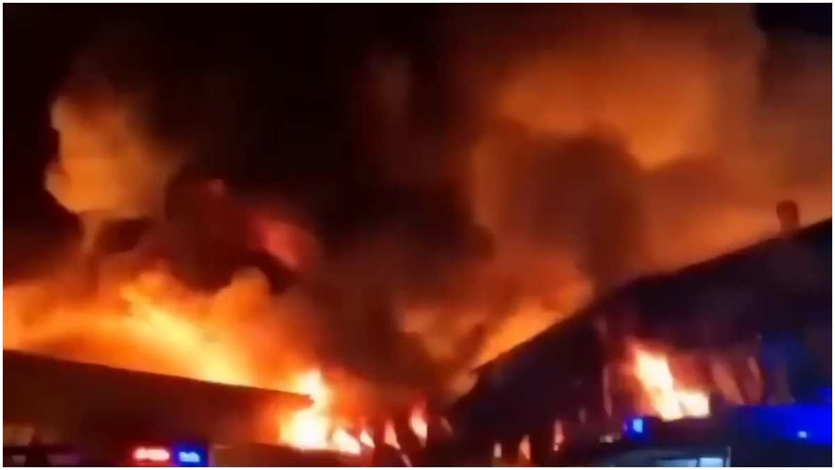 राजस्थान न्यूज: जयपुर-अजमेर हाईवे के पास सोलर प्लांट में आग, एक किमी दूर तक दिखीं लपटें