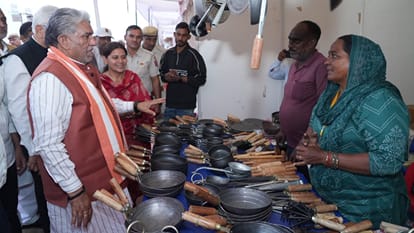 अंतरराष्ट्रीय राखीगढ़ी महोत्सव में पहुंचे विकास एवं पंचायत मंत्री कृष्ण लाल पंवार।