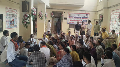 Kanpur: Gamblers assault BJP divisional vice-president; party members lay siege to police station
