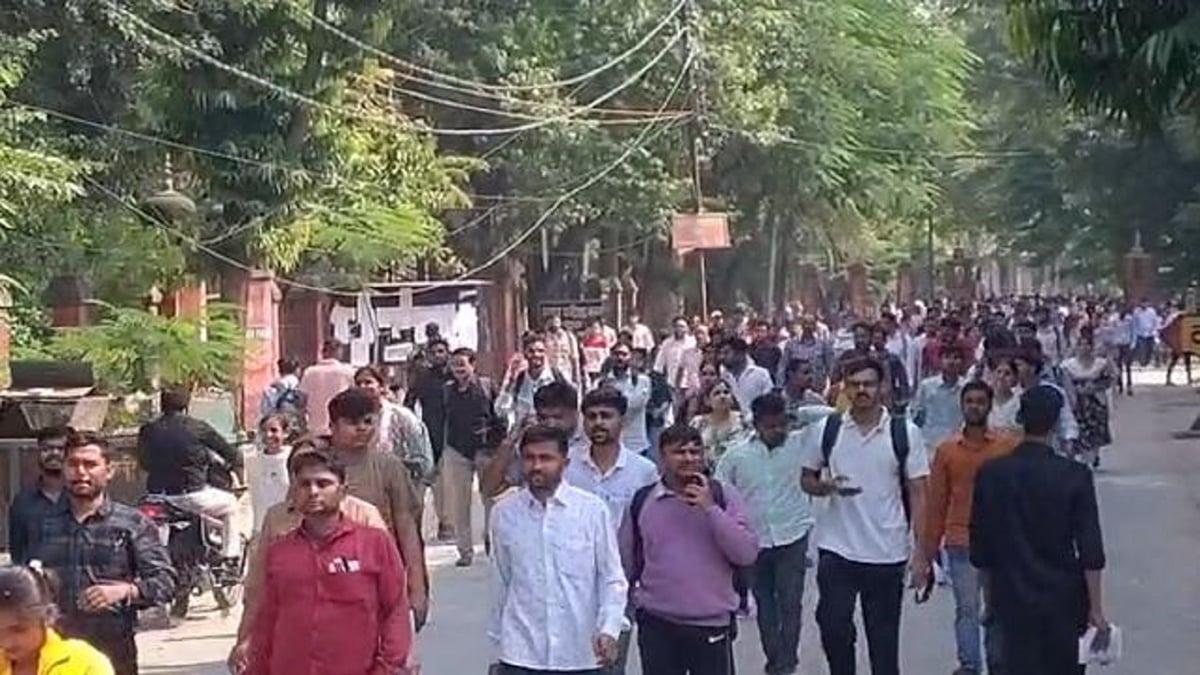 पीईटी 2026: बरेली में शांतिपूर्ण तरीके से पहली पाली की परीक्षा संपन्न, सभी 23 केंद्रों पर रही कड़ी निगरानी