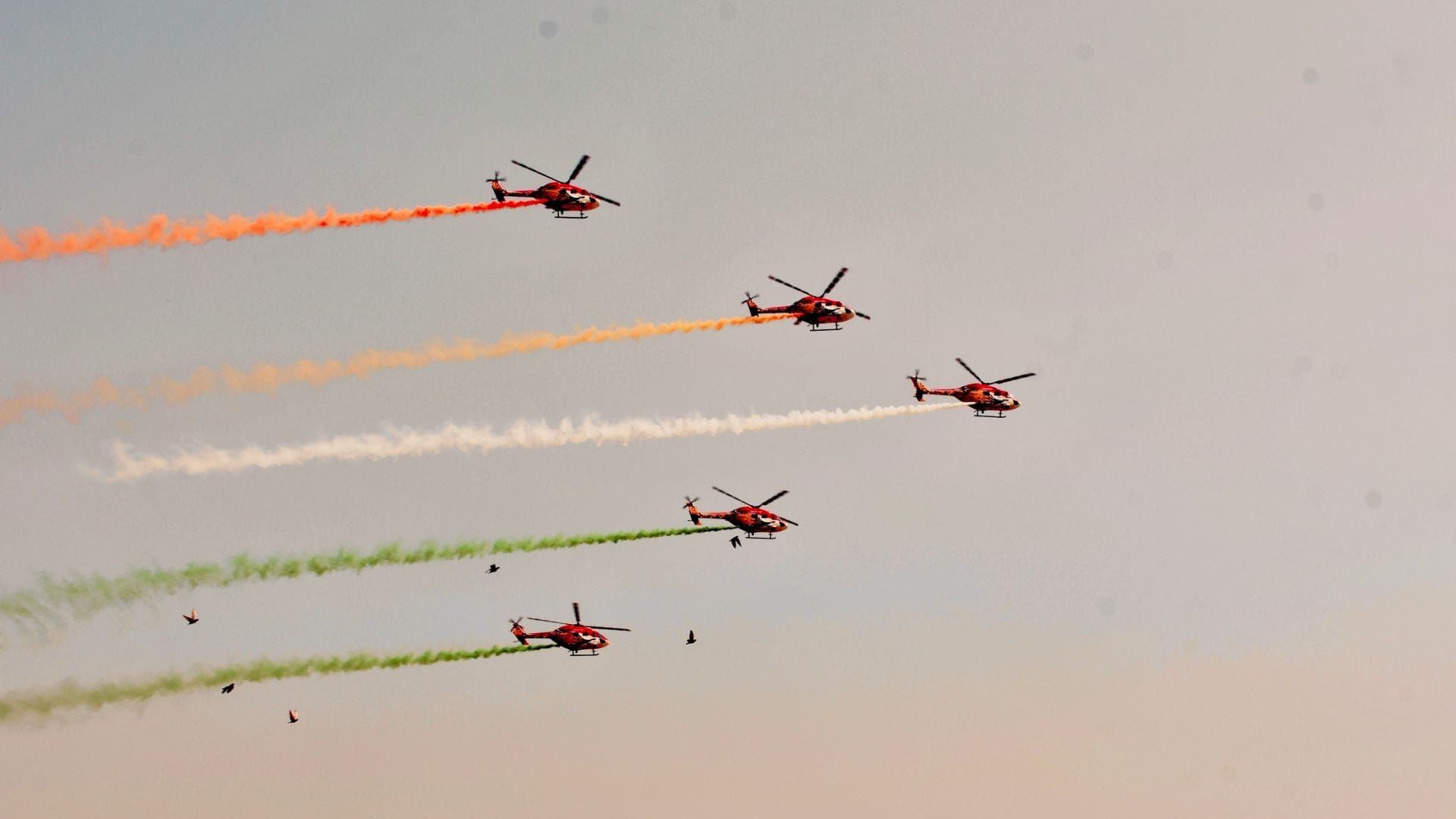 Air Show Hundreds of thousands witness armed forces prowess along banks Ganga in Kashi and Chandauli