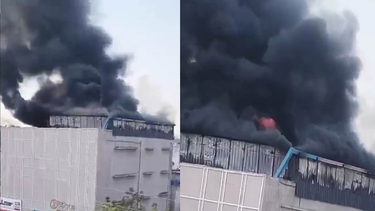 Massive fire at Mahalaxmi Market, flames reach fourth floor; losses worth lakhs feared in Raipur