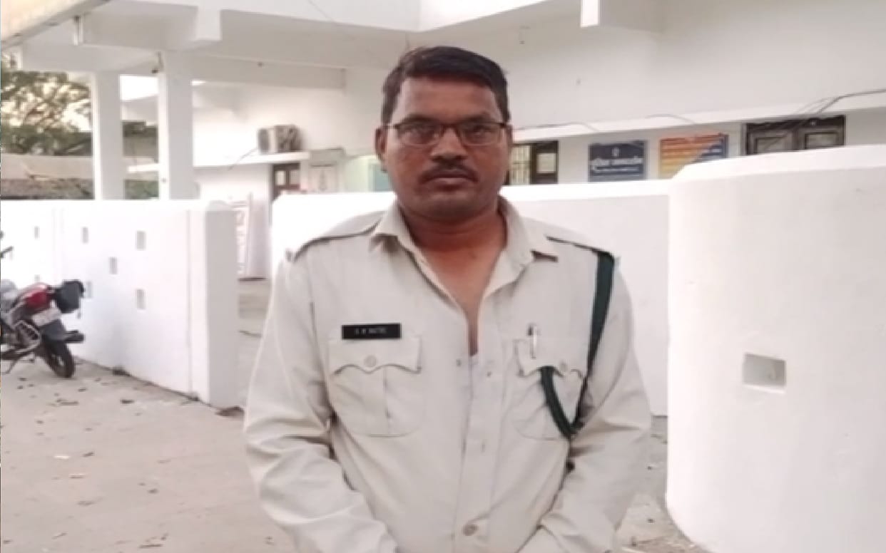 Forest department beat guard assaulted, uniform torn in Gaurela; FIR against accused in connection with timber